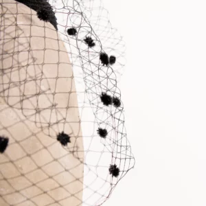 Fascinator mit Chenille Schleier