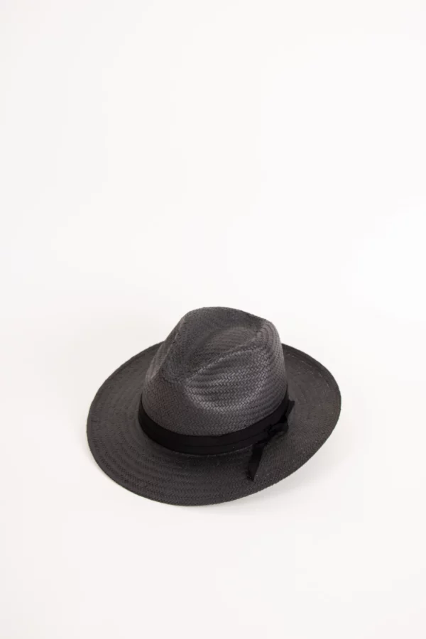 Bailey Winstone Sommerhut