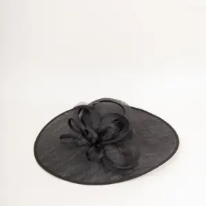 Großer Sinamay Saucer Judith