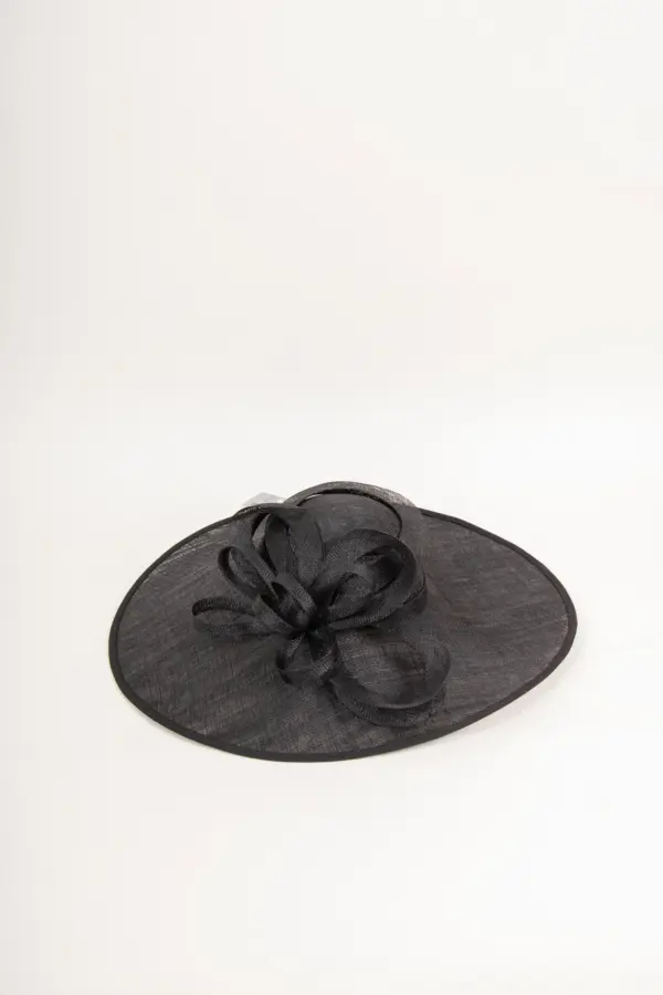 Großer Sinamay Saucer Judith