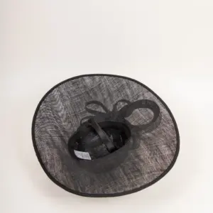 Großer Sinamay Saucer Judith