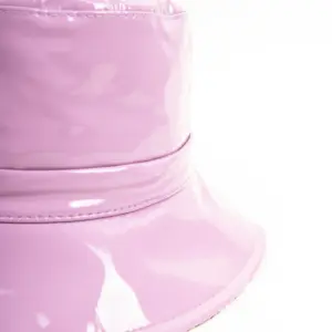 Bedacht Vernice Bucket Hat