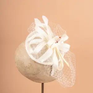 Bedacht Fascinator Valetta