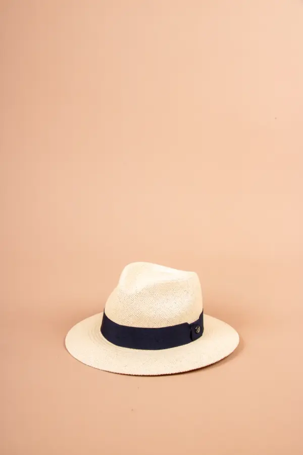 Vintimilla Hat Sydney torcido