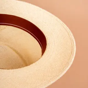 Vintimilla Hat Sydney torcido