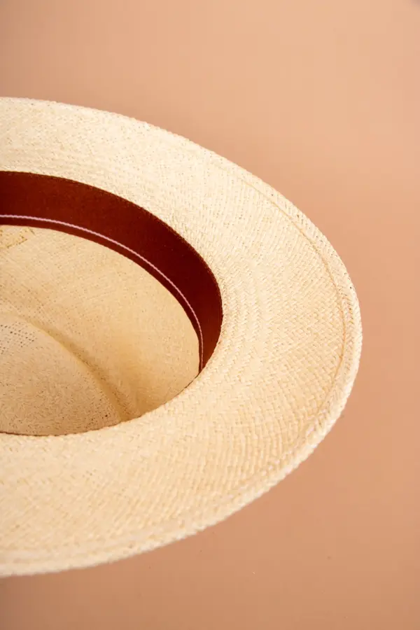 Vintimilla Hat Sydney torcido