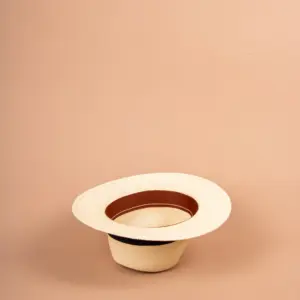 Vintimilla Hat Sydney torcido