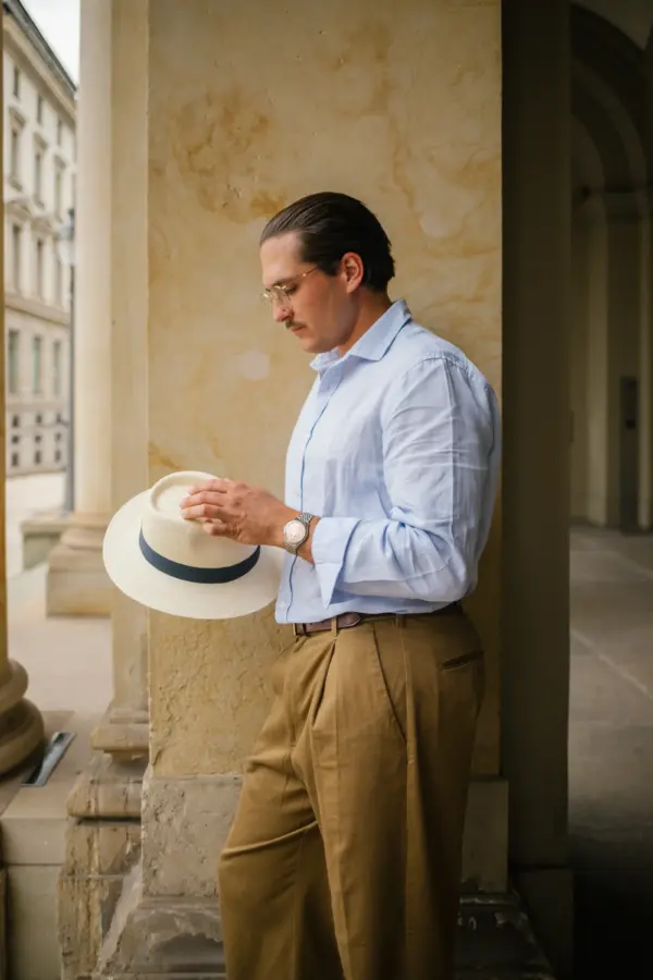 Vintimilla Hat Sydney torcido