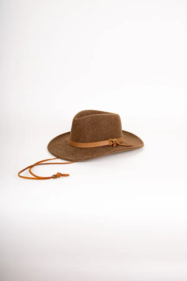 Bailey Morgan Traveller mit Lederband Bailey Morgan Traveller mit Lederband