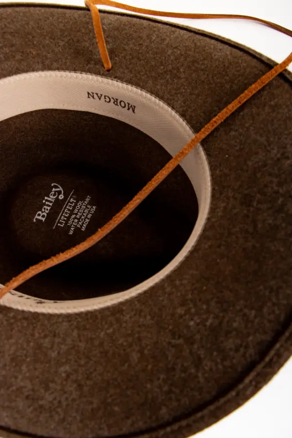 Bailey Morgan Traveller mit Lederband Bailey Morgan Traveller mit Lederband Innenansicht