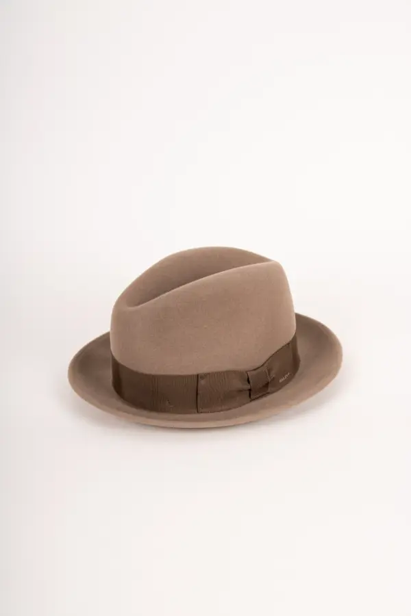 Bailey Bogan Hellbraun Aufnahme vorne-linke Seite