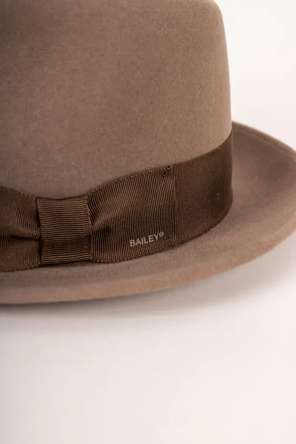 Bailey Bogan Hellbraun Detailaufnahme