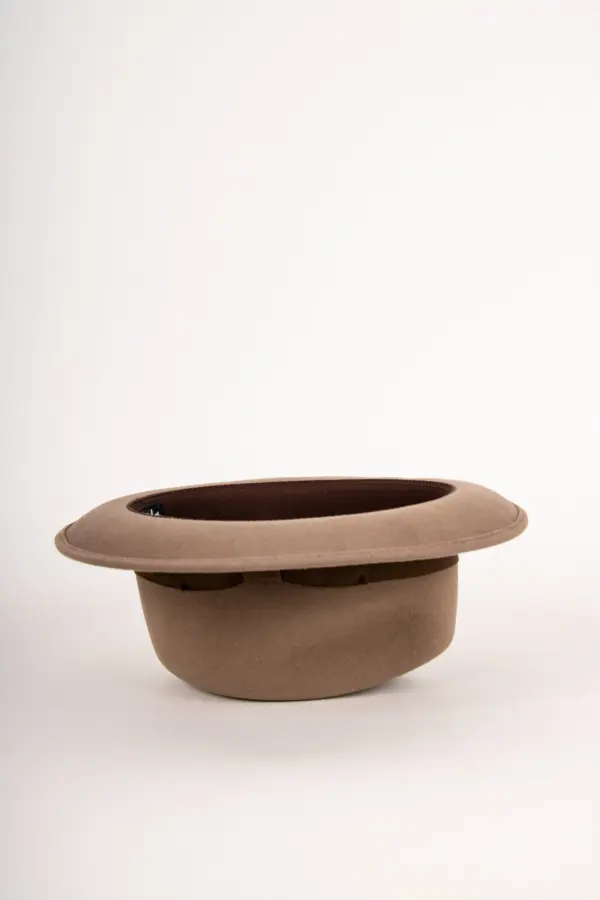 Bailey Bogan Hellbraun Aufnahme verkehrt herum