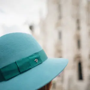 Panizza Delia mit abgenähtem Rand