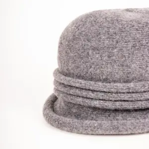 Strickhut aus Wolle mit Raffung Anthrazit