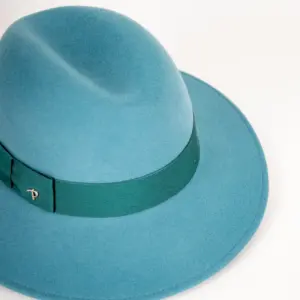 Panizza Delia mit abgenähtem Rand Petrol