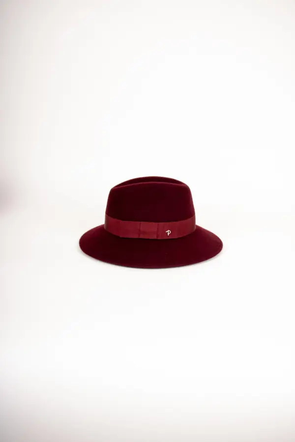 Panizza Delia mit abgenähtem Rand Bordeaux