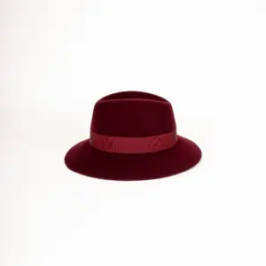 Panizza Delia mit abgenähtem Rand Bordeaux