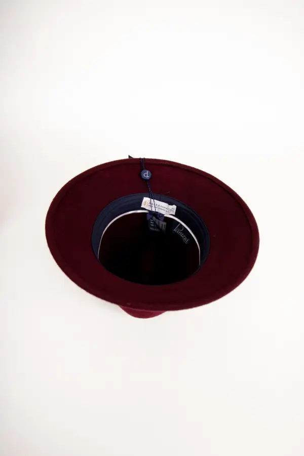 Panizza Delia mit abgenähtem Rand Bordeaux