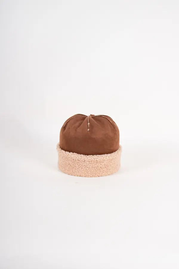 Bedacht Aldor Toque Lammfelloptik