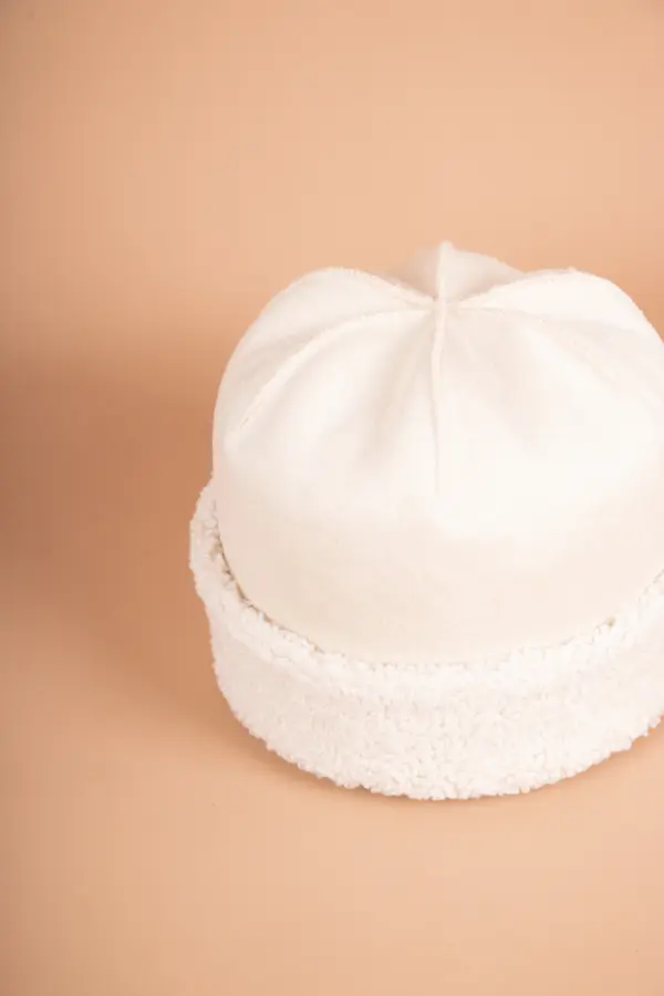 Bedacht Aldor Toque Lammfelloptik