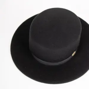 Fernandez y Roche Soft Boater