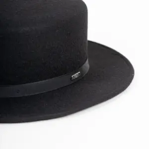 Fernandez y Roche Soft Boater