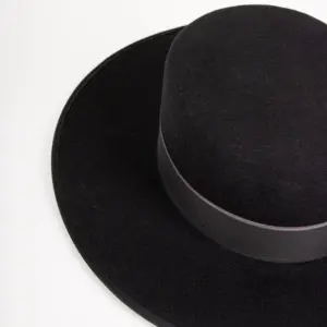 Fernandez y Roche Bolero Black