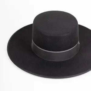 Fernandez y Roche Bolero Black