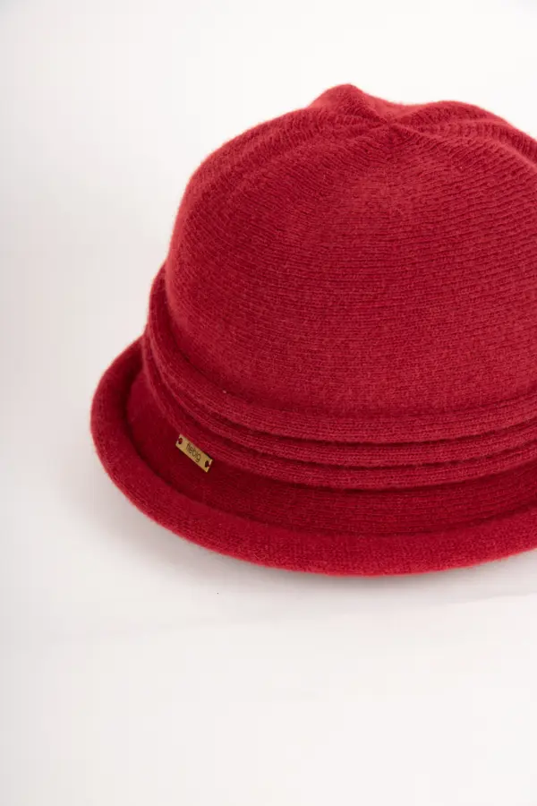 Strickhut aus Wolle mit Raffung