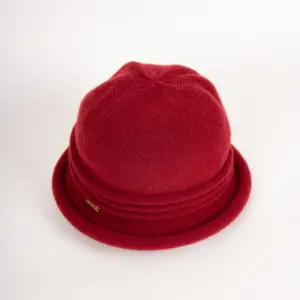 Strickhut aus Wolle mit Raffung