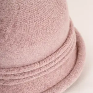 Strickhut aus Wolle mit Raffung