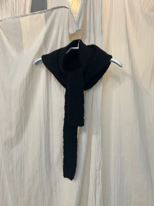 Faible and Failure Kapuze Kaschmir Schwarz