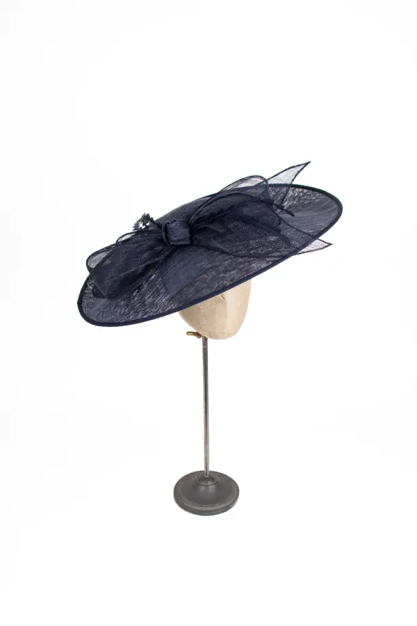 McBurn Sinamay Saucer Chiara mit Federn