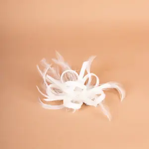 McBurn Clip Fascinator mit Federn Weiß