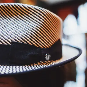 Vintimilla Hat Diamante bicolor