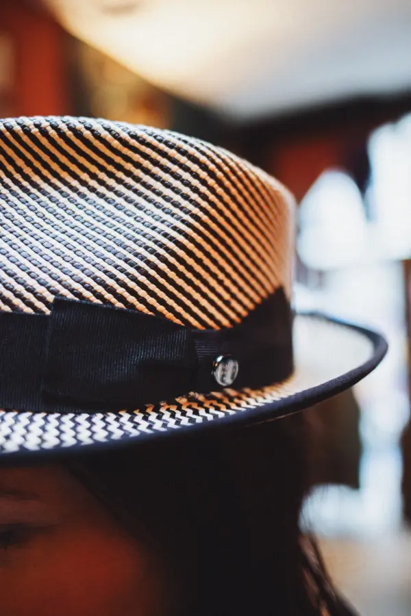 Vintimilla Hat Diamante bicolor