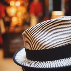 Vintimilla Hat Diamante bicolor