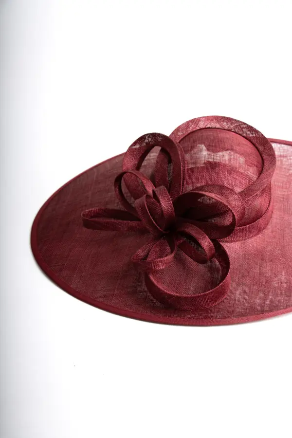 Großer Sinamay Saucer Judith