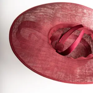 Großer Sinamay Saucer Judith
