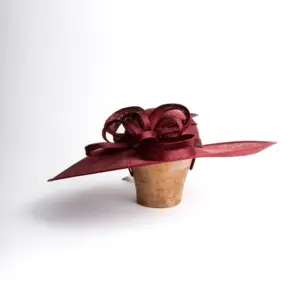 Großer Sinamay Saucer Judith