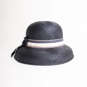 Cloche Damenhut aus Parasisol-Stroh