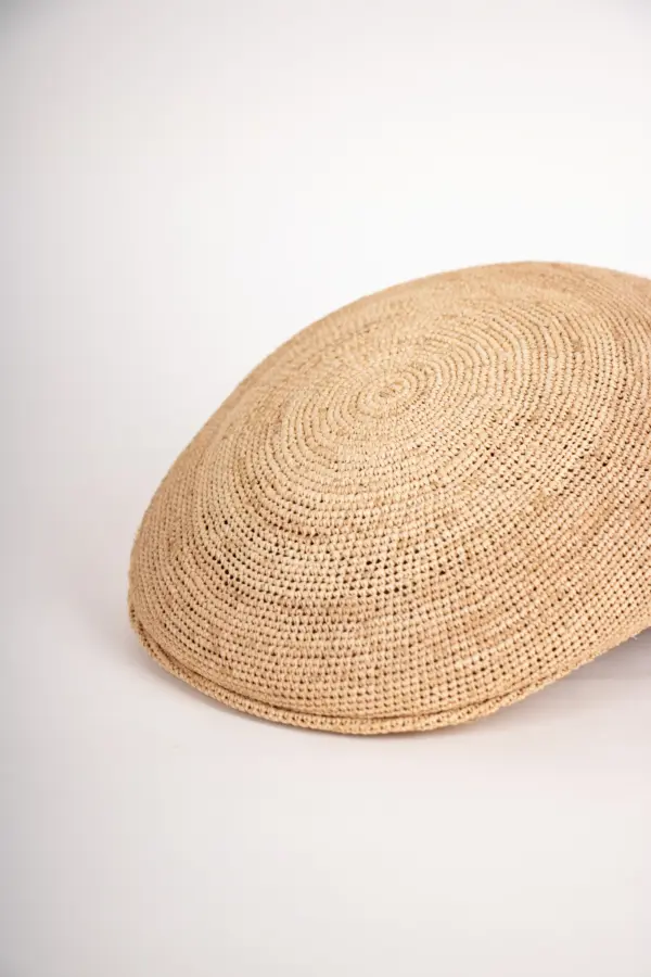 Bedacht Cap aus Stroh