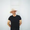 Falkenhagen Atelier Benito Westernhut, Heller Westernhut mit Gus Krone